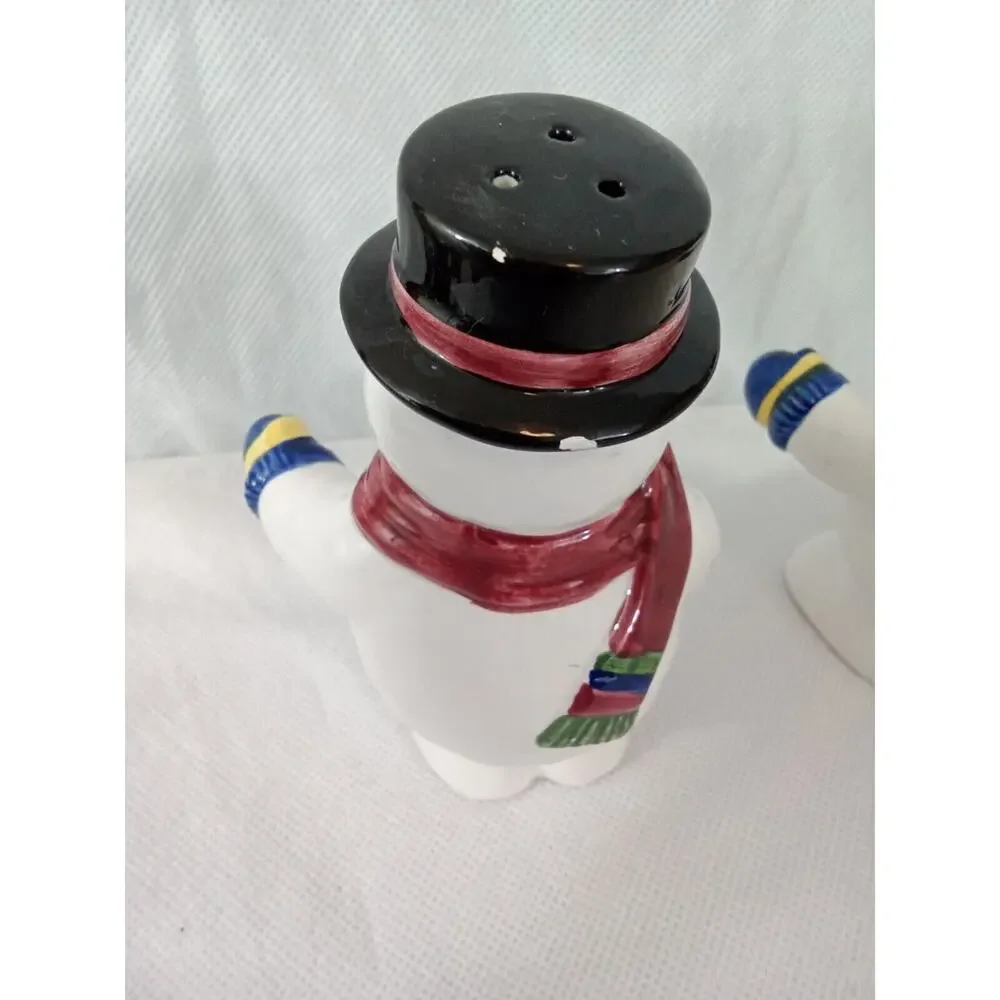 Snowman Salt And Pepper Shakers‎